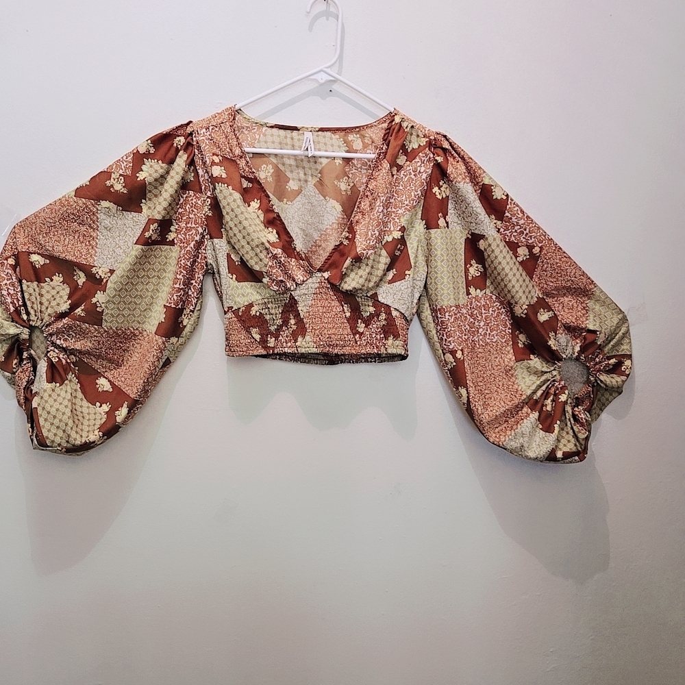 Patchwork Balloon Sleeve Crop Top - image 3